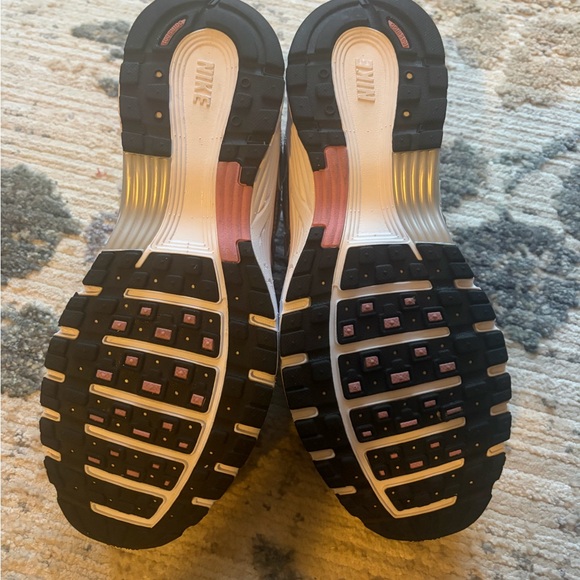 Size 9 Pink and Silver Nike p-6000s - Picture 4 of 5